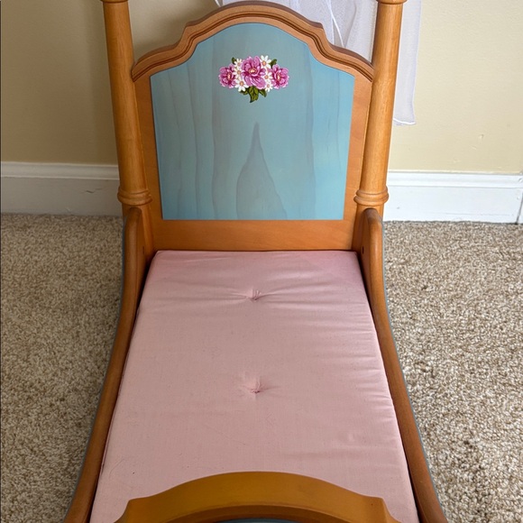 American Girl Marie Grace & Cecile Half Canopy Bed - Picture 6 of 10